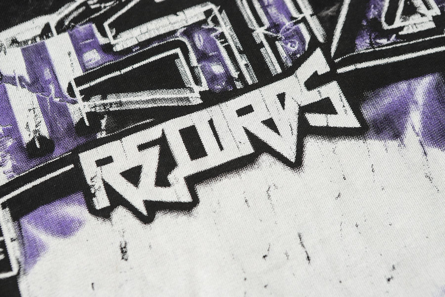 HS Skull & Flame Graphic Long-Sleeve T-Shirt ¡ª detail