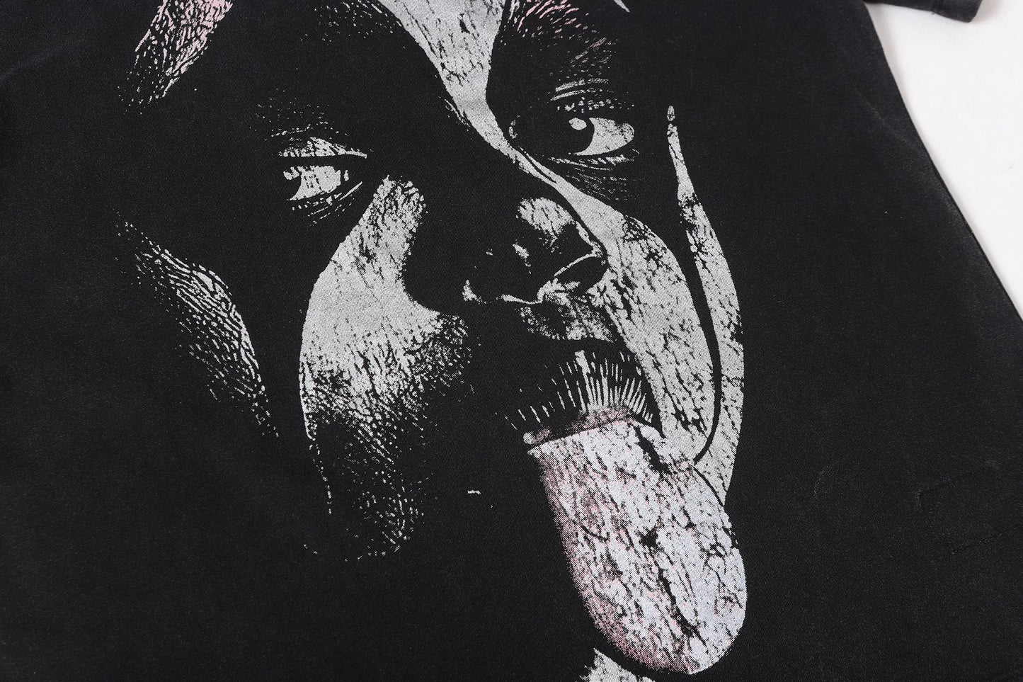HS Distressed Graphic T-Shirt ¡ª detail