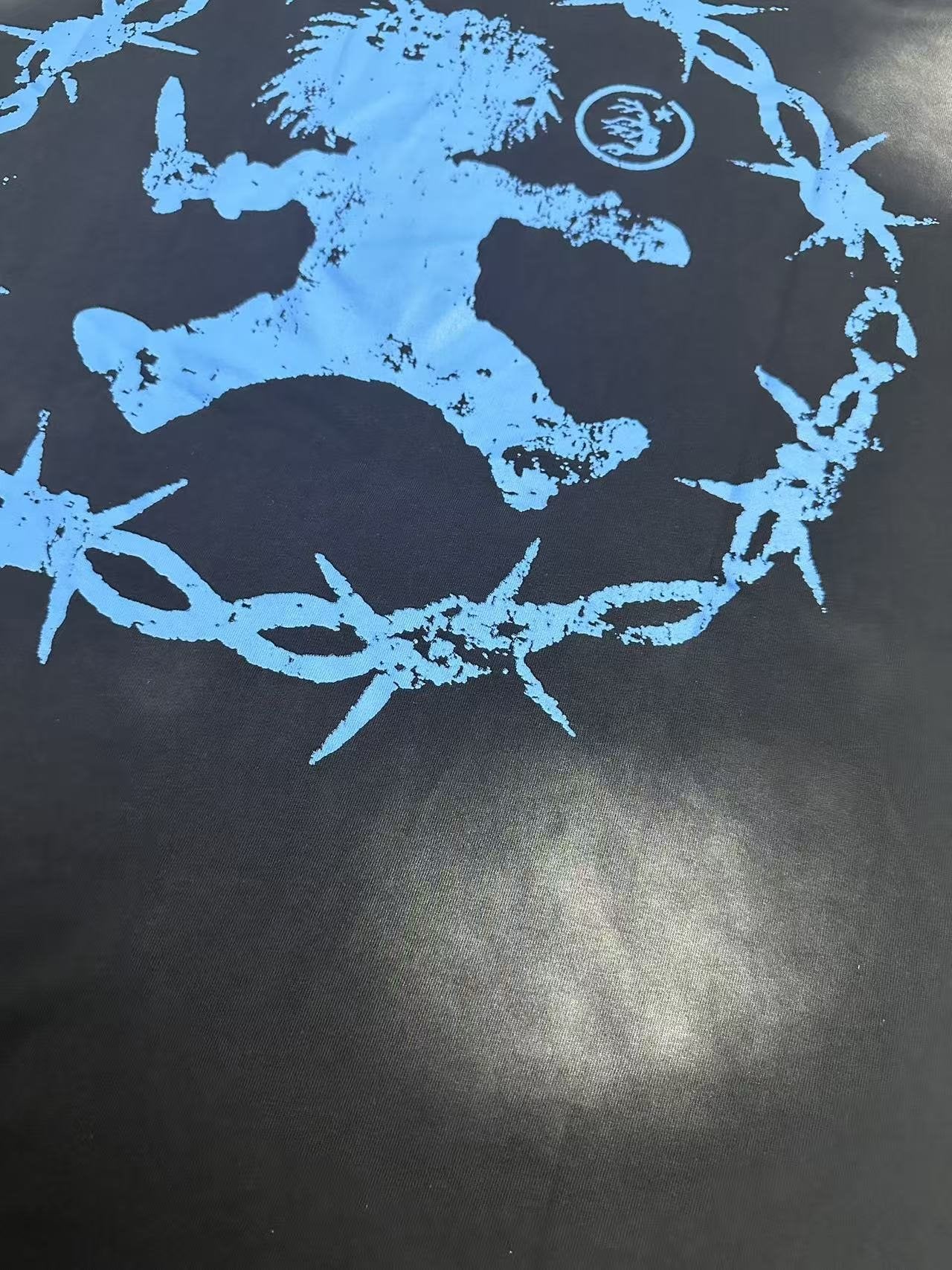 HS Skull & Barbed Wire Graphic T-Shirt ¡ª detail