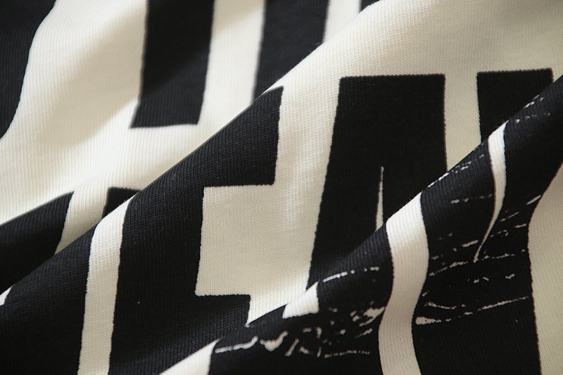HS Skull Graphic Short-Sleeve T-Shirt ¡ª detail