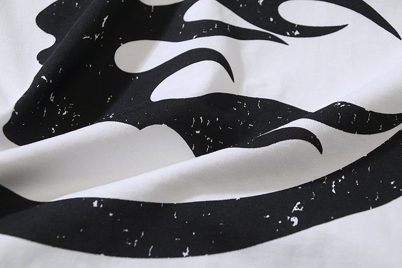 HS Circular Flame Graphic T-Shirt ¡ª detail