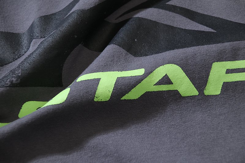 HS Star and Flame Graphic Short-Sleeve T-Shirt ¡ª detail
