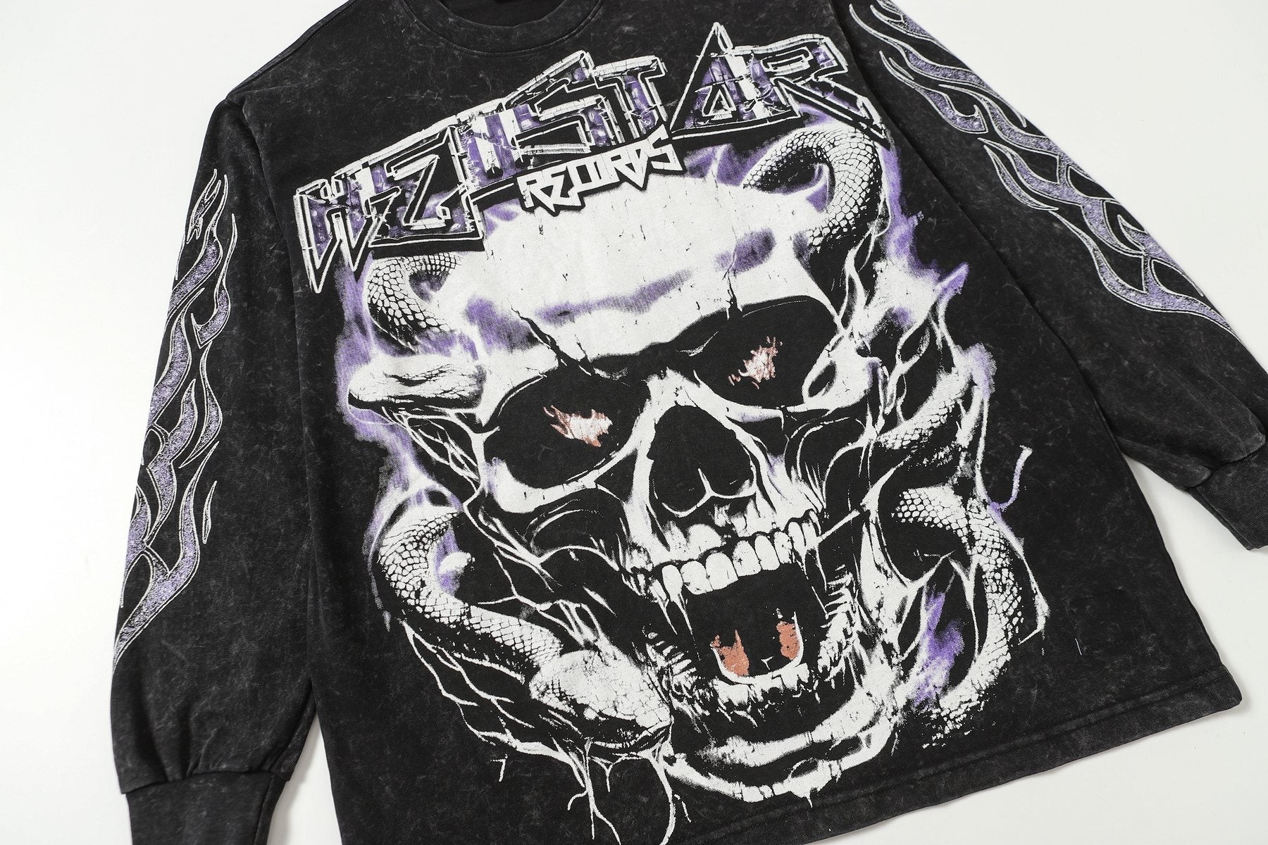 HS Skull & Flame Graphic Long-Sleeve T-Shirt ¡ª detail
