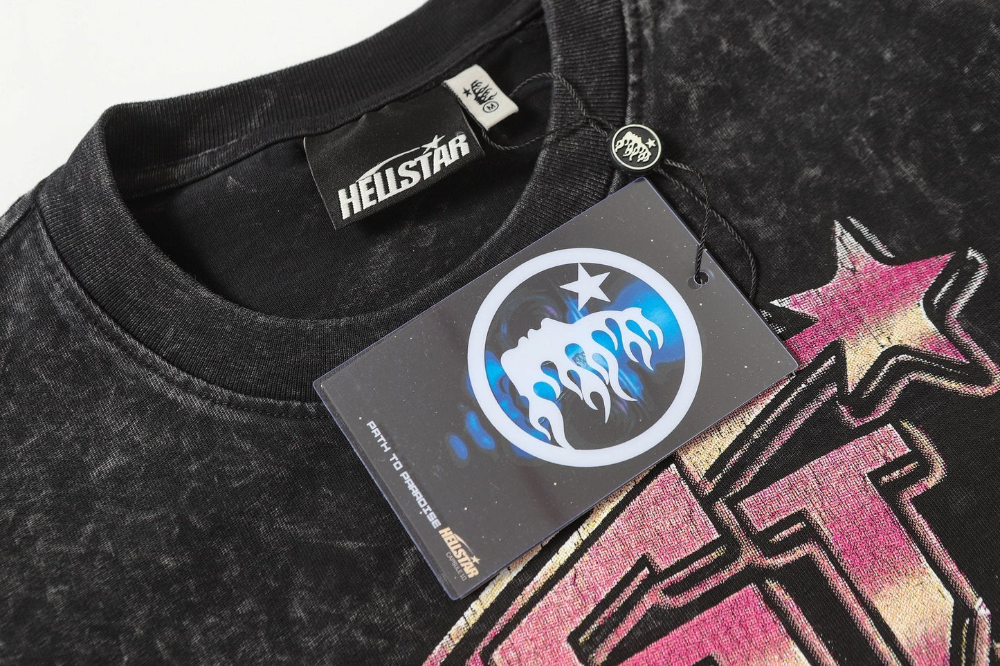 HS Face Graphic Long-Sleeve T-Shirt ¡ª hang_tag