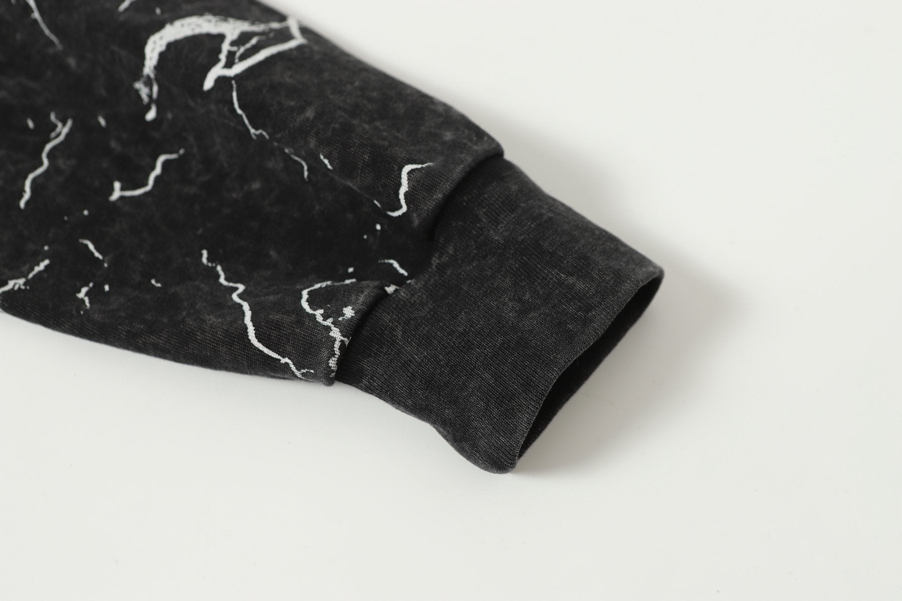 HS Star Graphic Long-Sleeve T-Shirt ¡ª detail