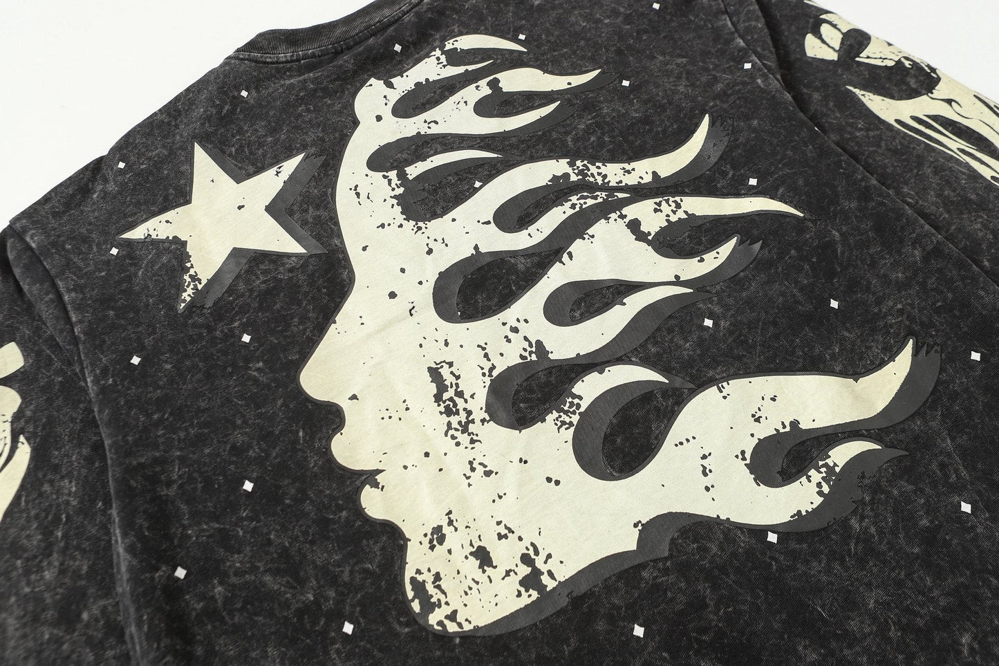 HS Flame Star Graphic Long-Sleeve T-Shirt ¡ª detail