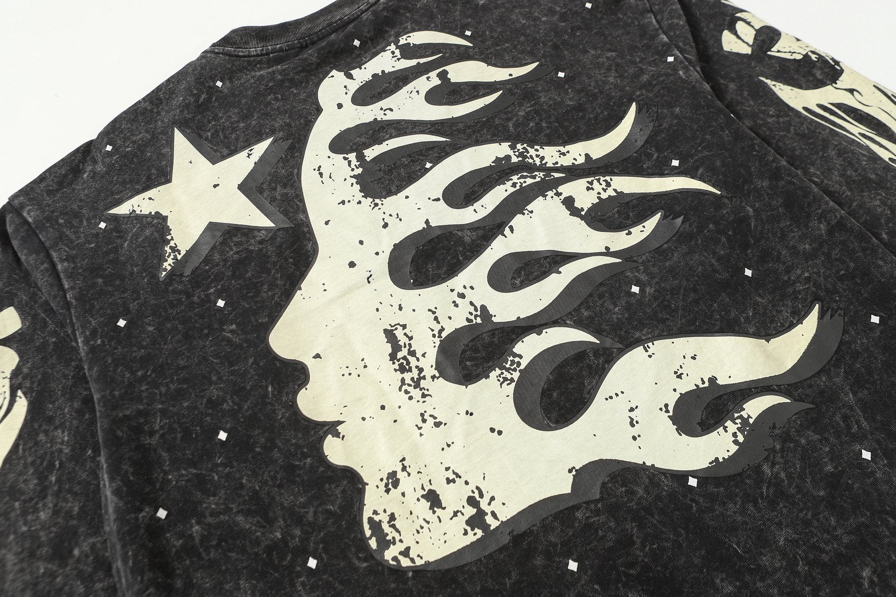 HS Flame Star Graphic Long-Sleeve T-Shirt ¡ª detail