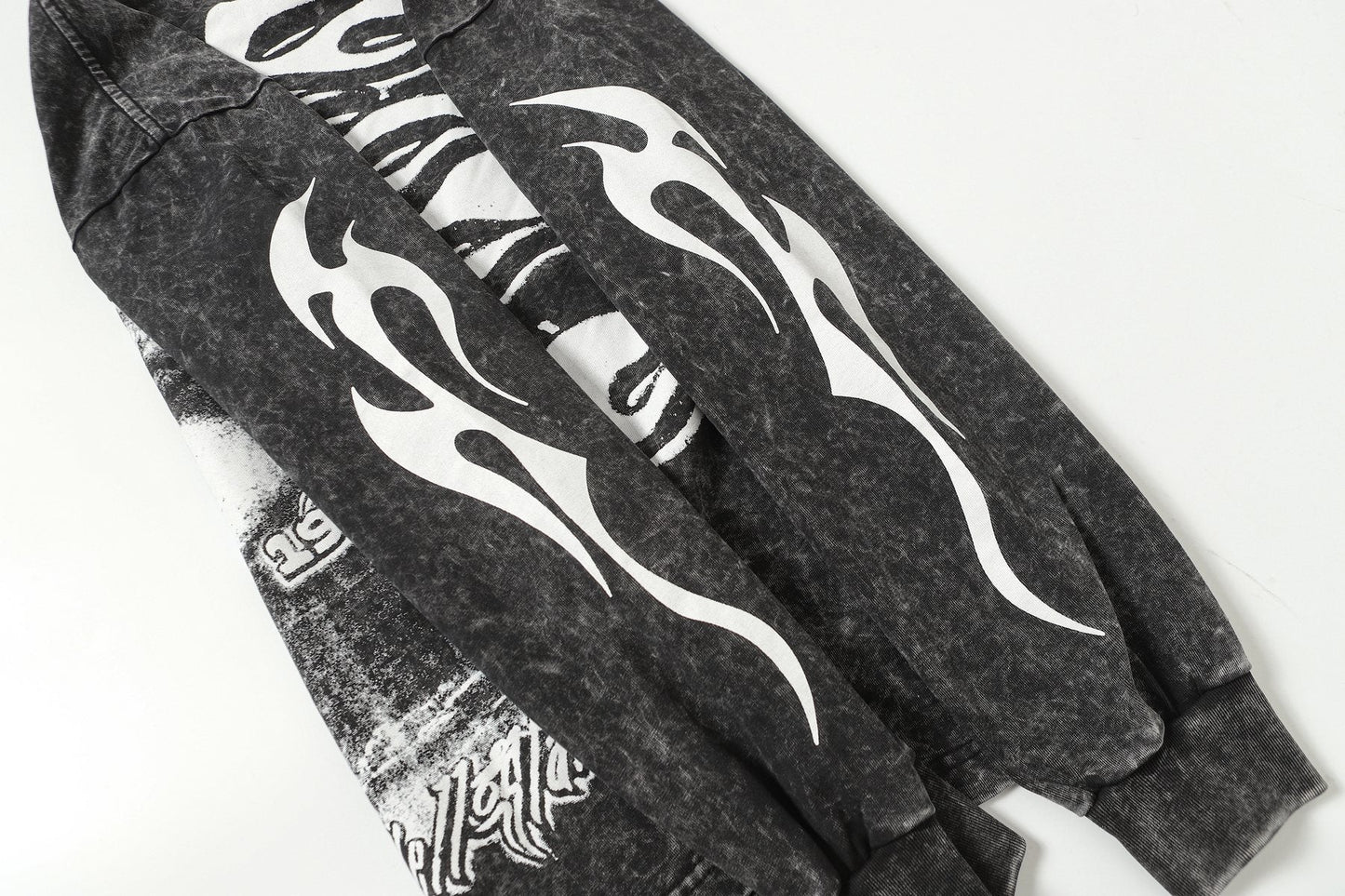 HS Eye & Flame Graphic Long-Sleeve T-Shirt ¡ª detail