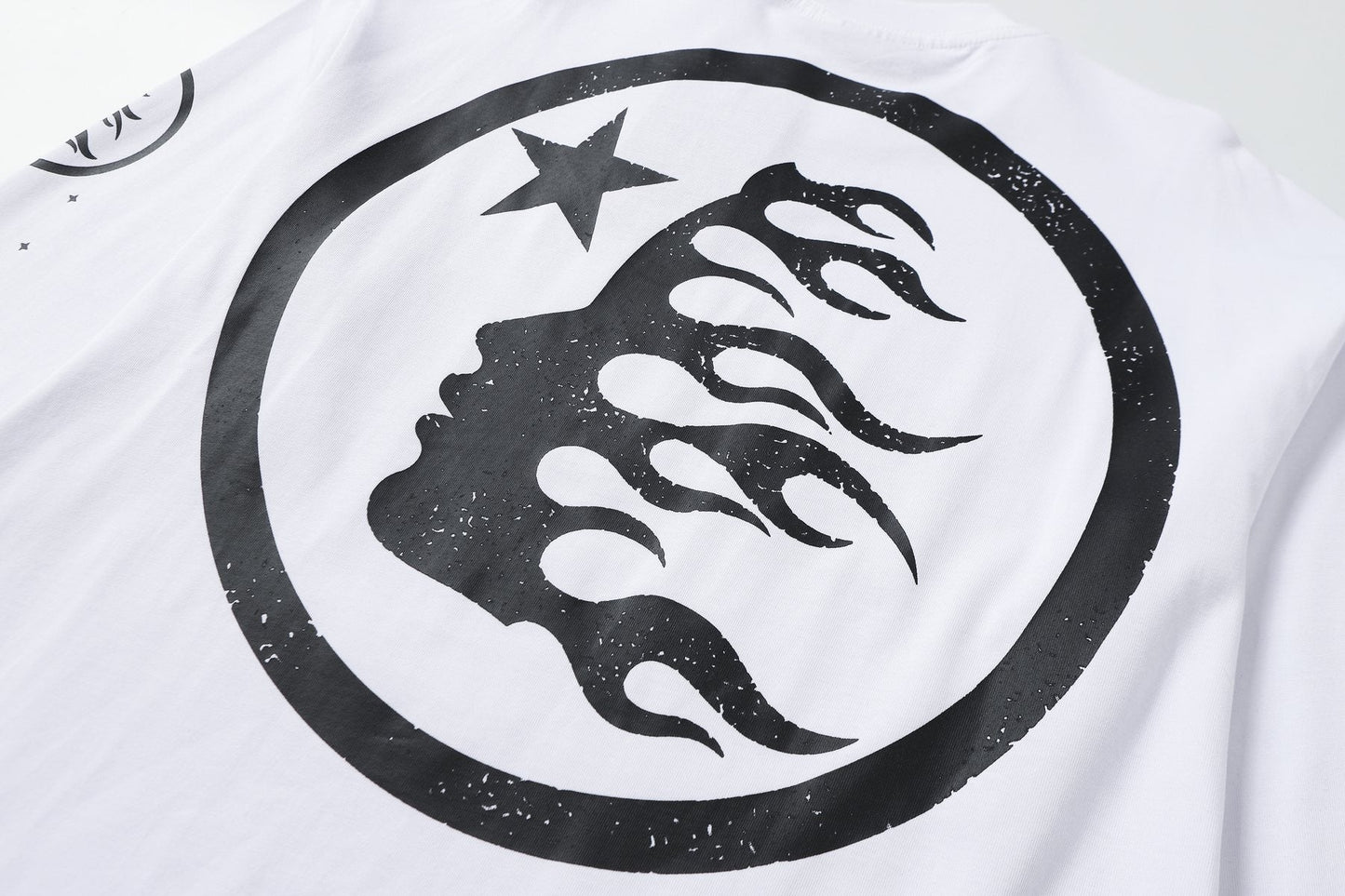 HS Flaming Head Graphic Long-Sleeve T-Shirt ¡ª detail