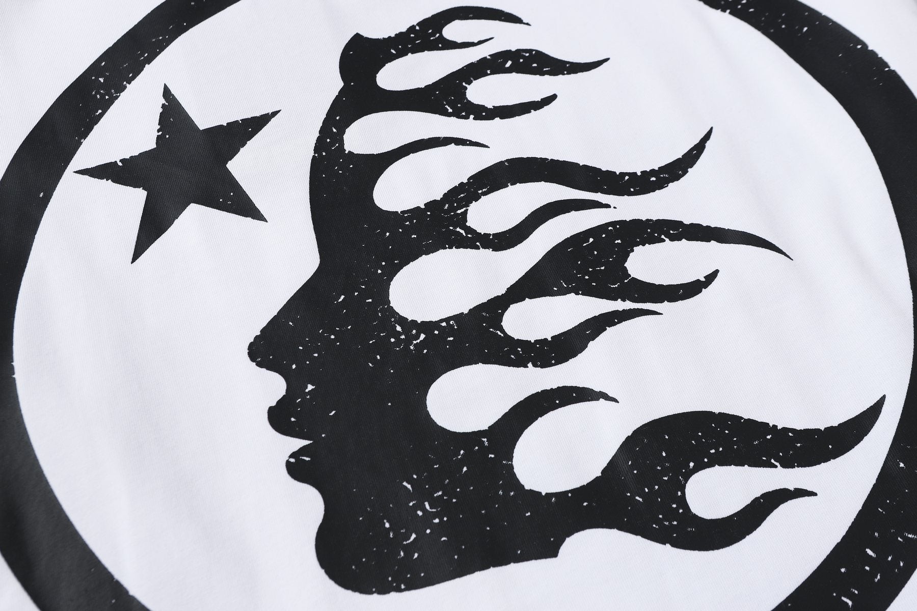 HS Flaming Head Graphic Long-Sleeve T-Shirt ¡ª detail