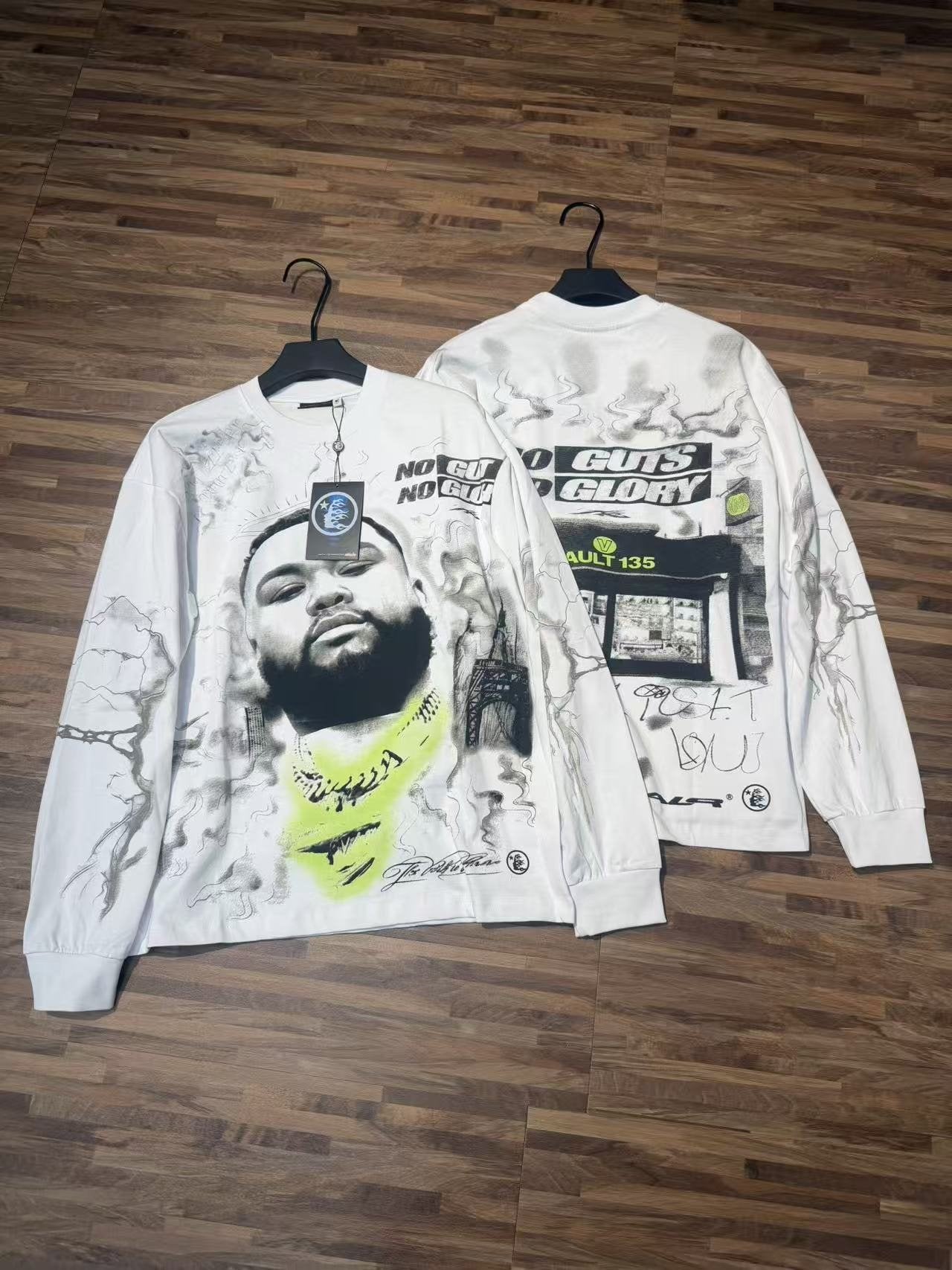 HS White Graphic Long-Sleeve T-Shirt ¡ª context