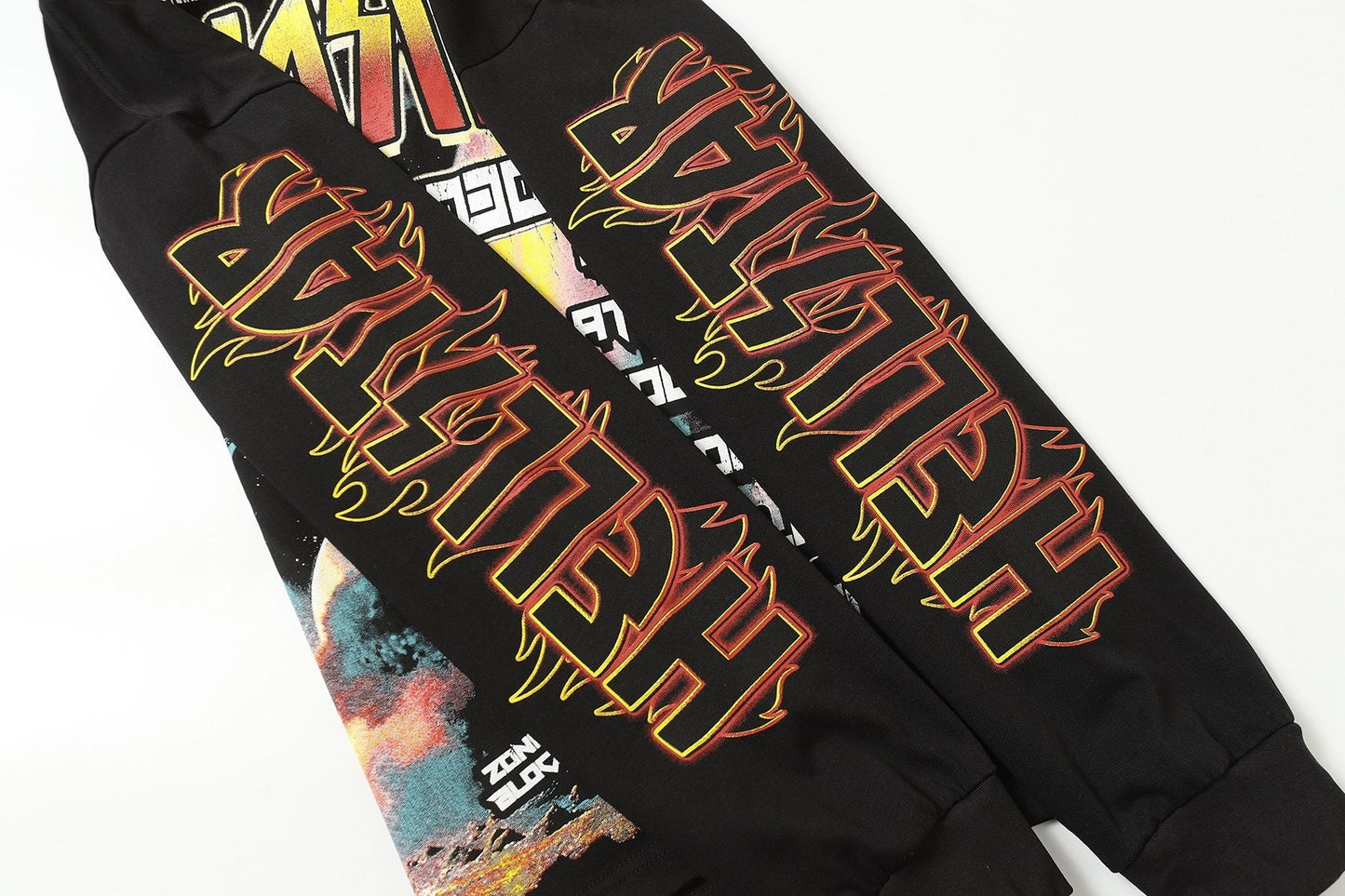 HS UFO Astronaut Graphic Long-Sleeve T-Shirt ¡ª detail