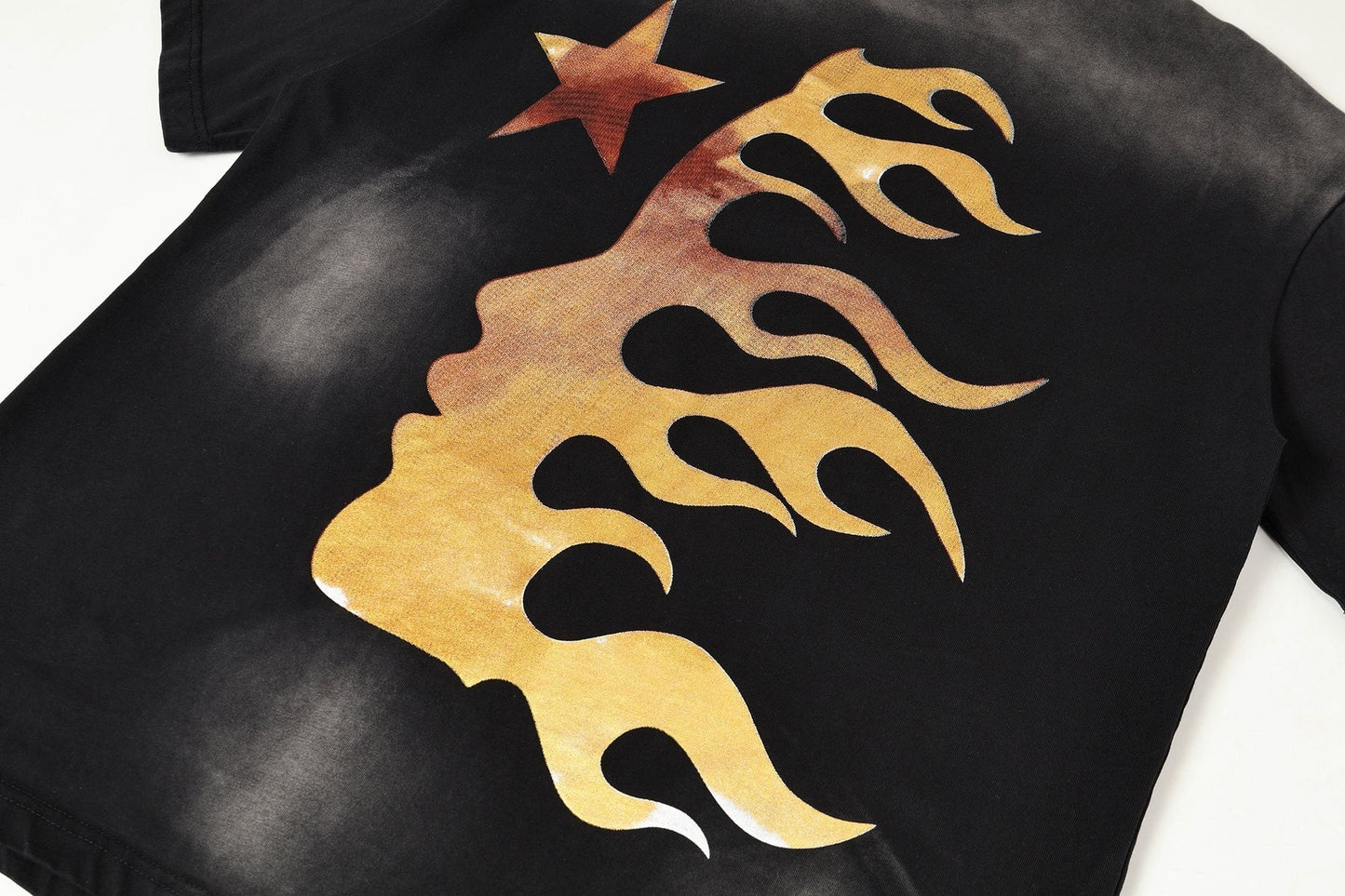HS Screaming Head Star Graphic T-Shirt ¡ª detail