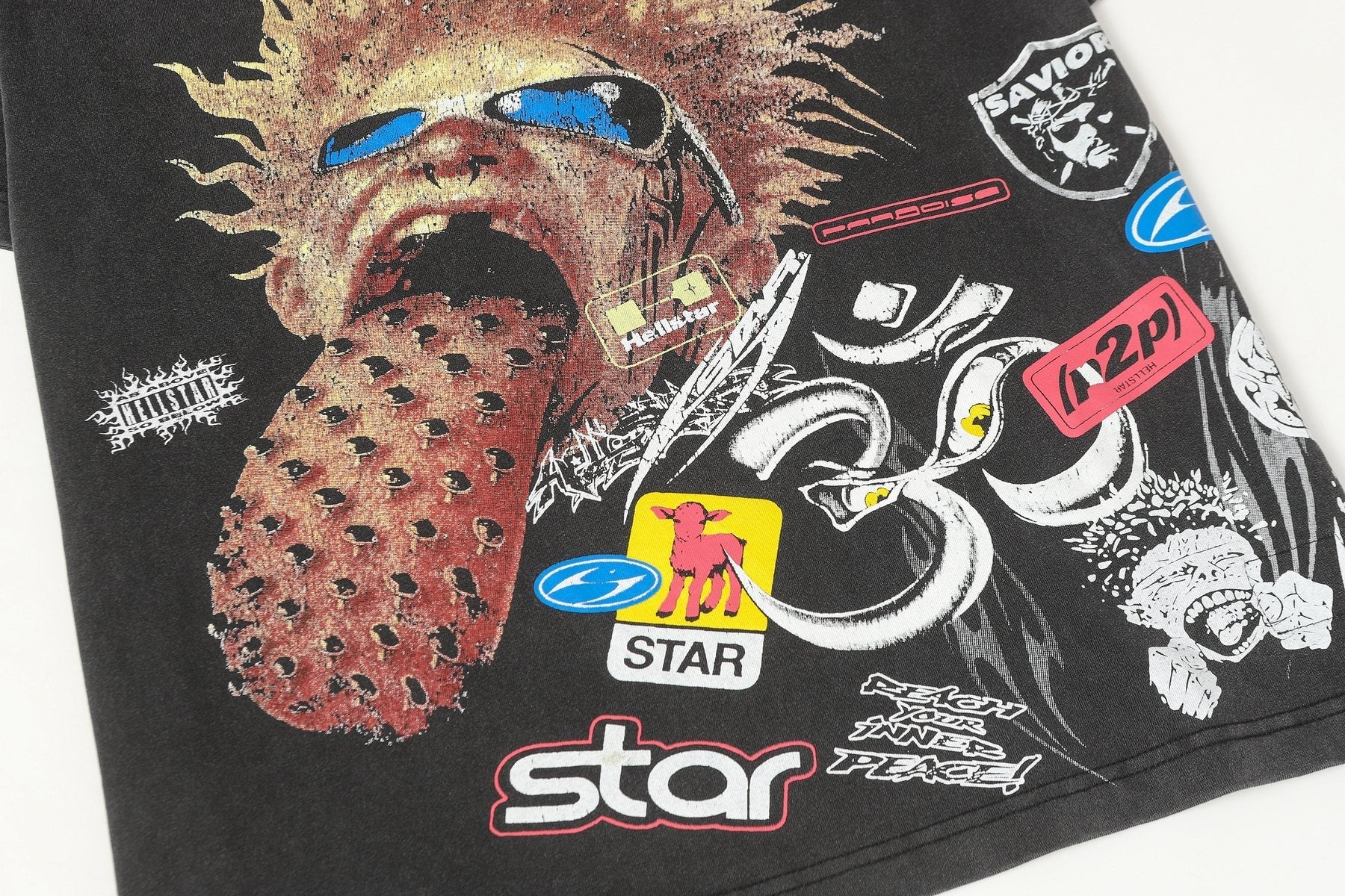 HS Character & Graffiti Graphic Short-Sleeve T-Shirt ¡ª detail