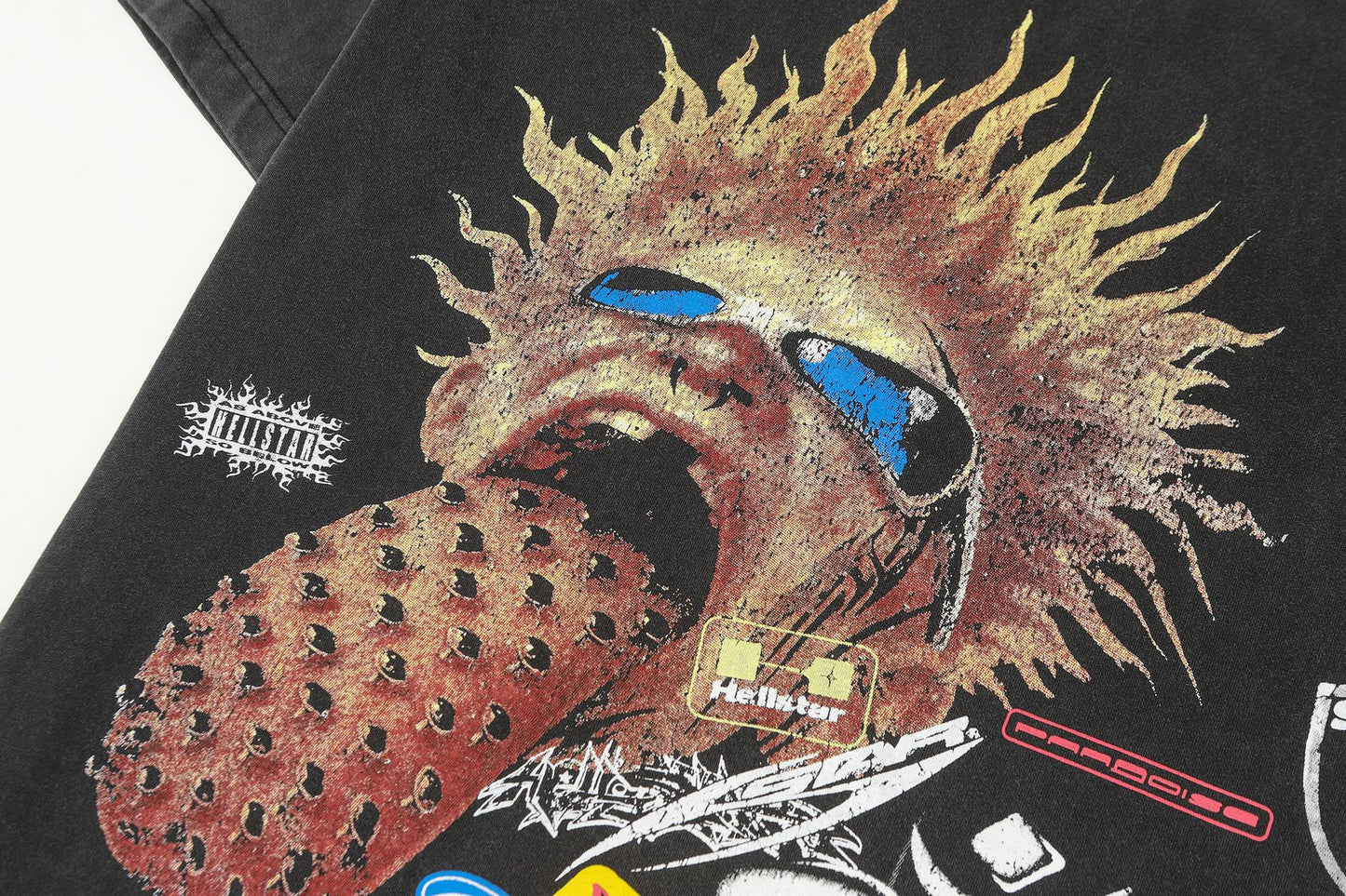 HS Character & Graffiti Graphic Short-Sleeve T-Shirt ¡ª detail