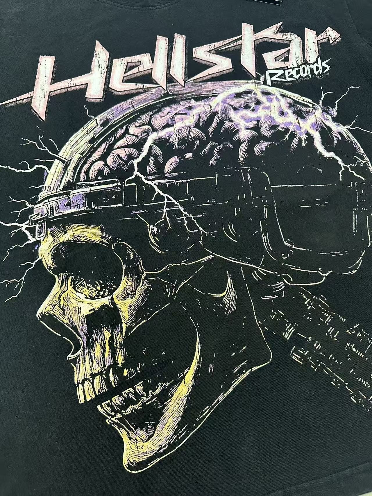 HS Skull and City Graphic Short-Sleeve T-Shirt ¡ª detail