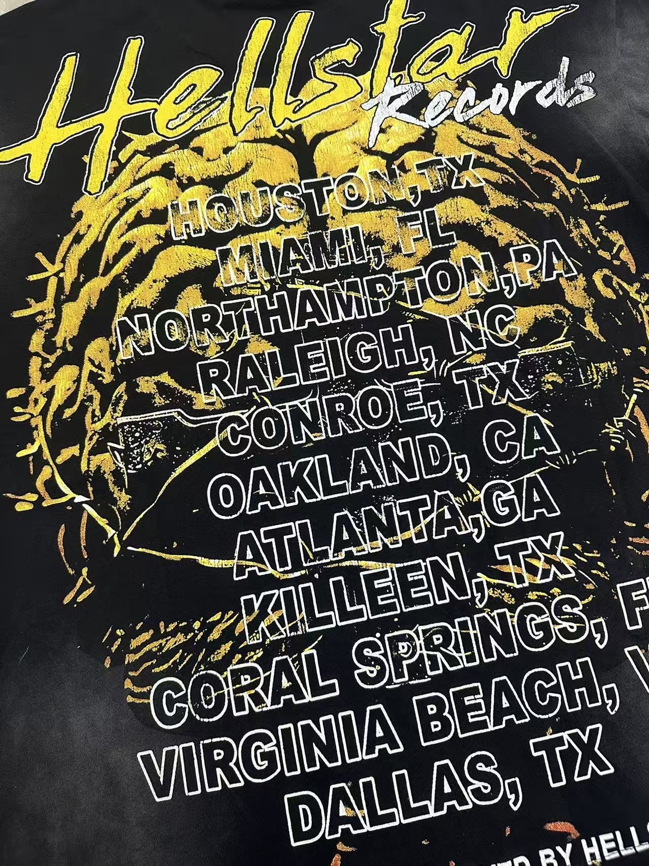 HS Skull Graphic Short-Sleeve T-Shirt ¡ª detail