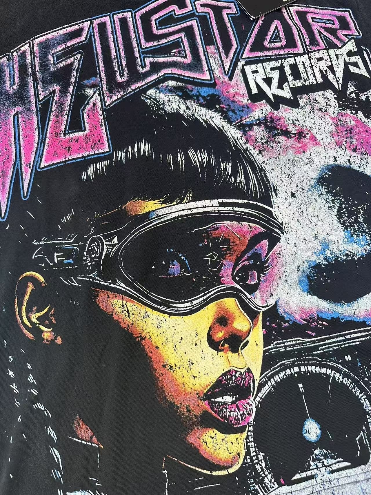 HS Futuristic Face Graphic T-Shirt ¡ª detail