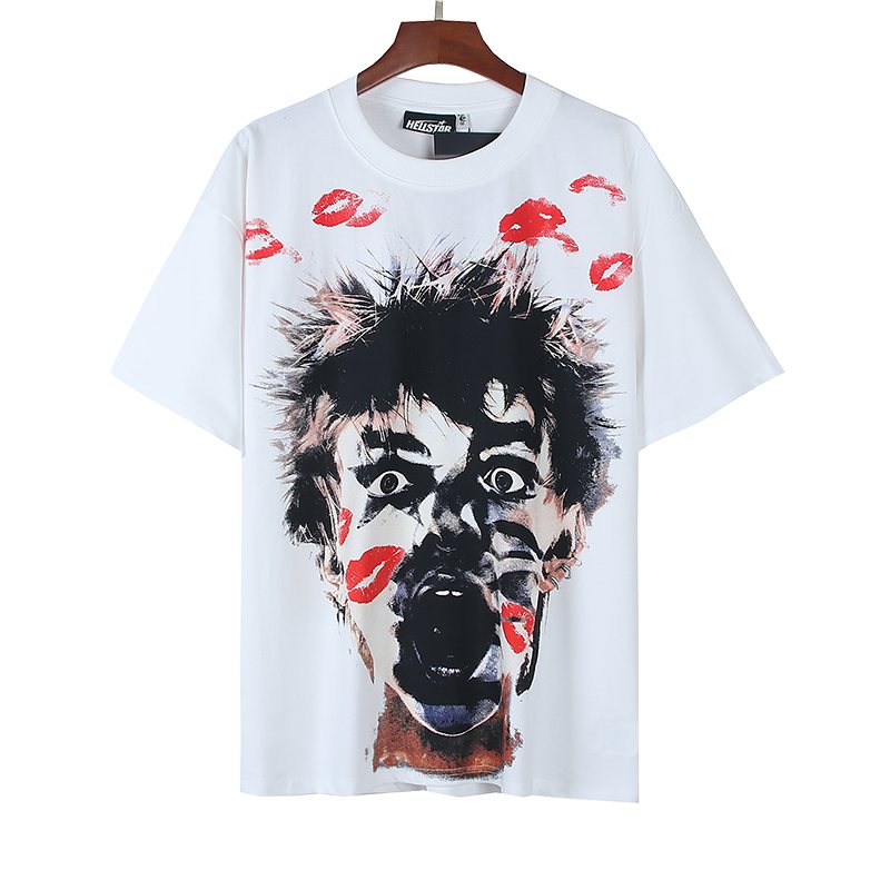 HS Embrasse-Moi Portrait Graphic T-Shirt ¡ª hero