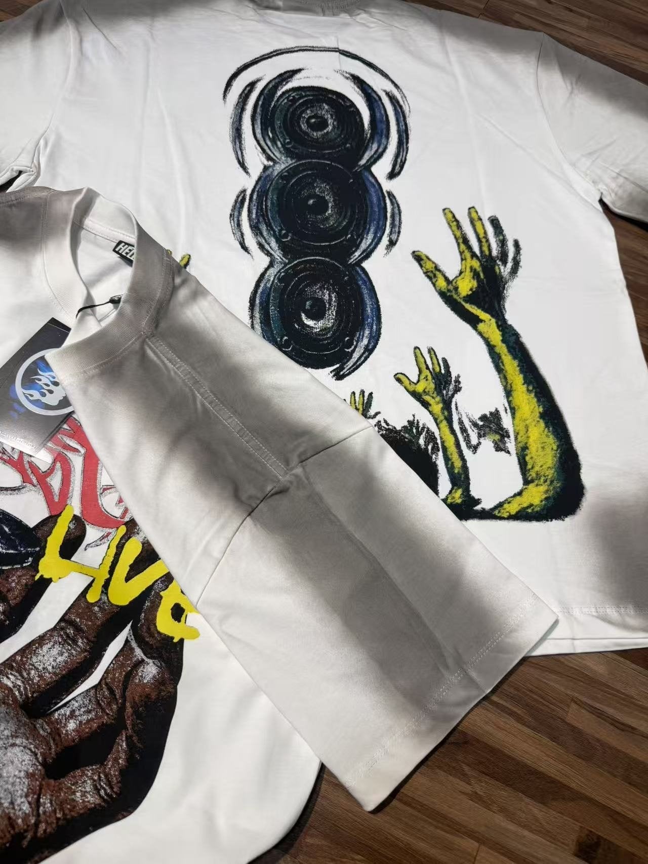HS Live Graffiti Graphic T-Shirt ¡ª detail