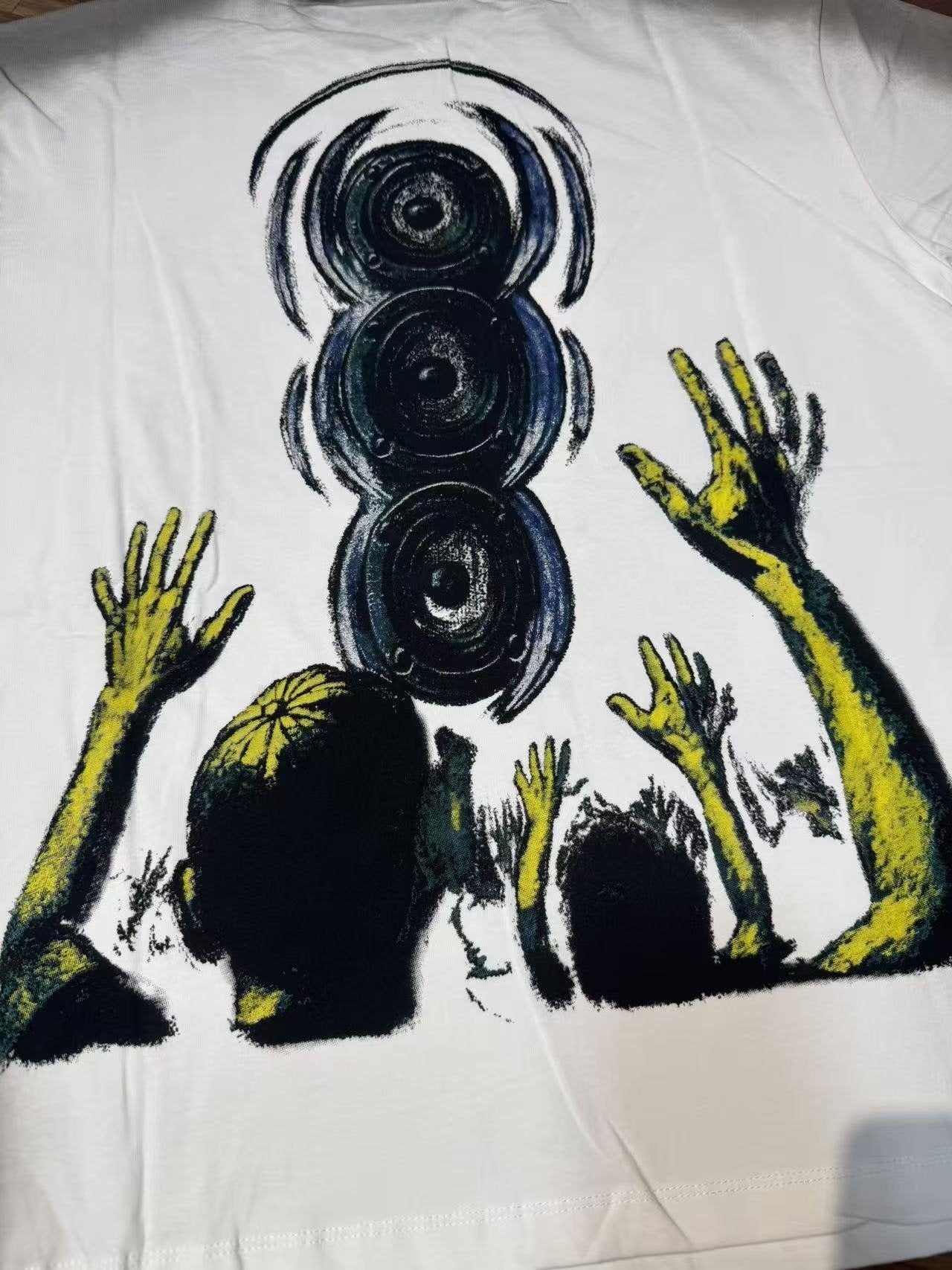 HS Live Graffiti Graphic T-Shirt ¡ª detail