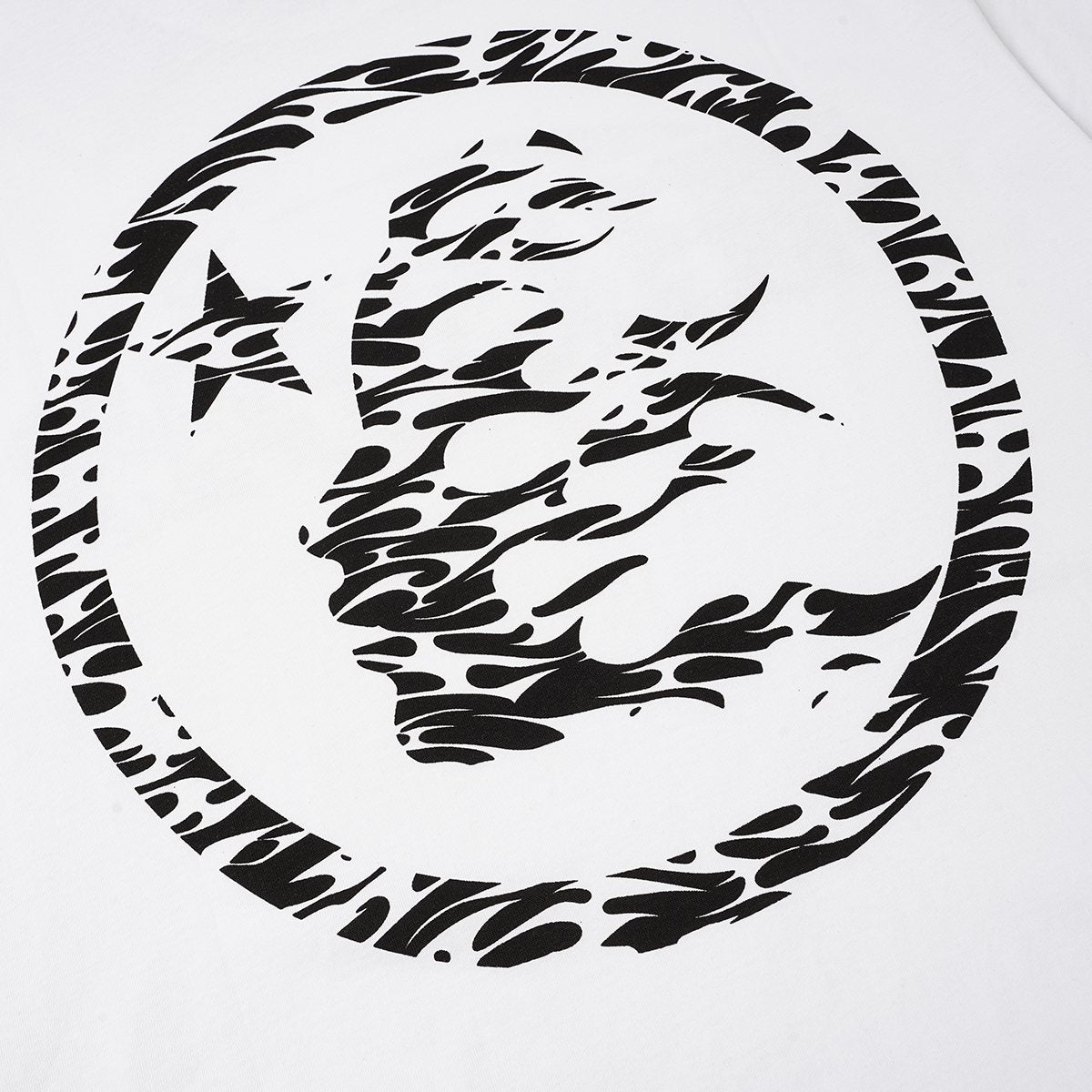 HS Circular Back Graphic T-Shirt ¡ª detail