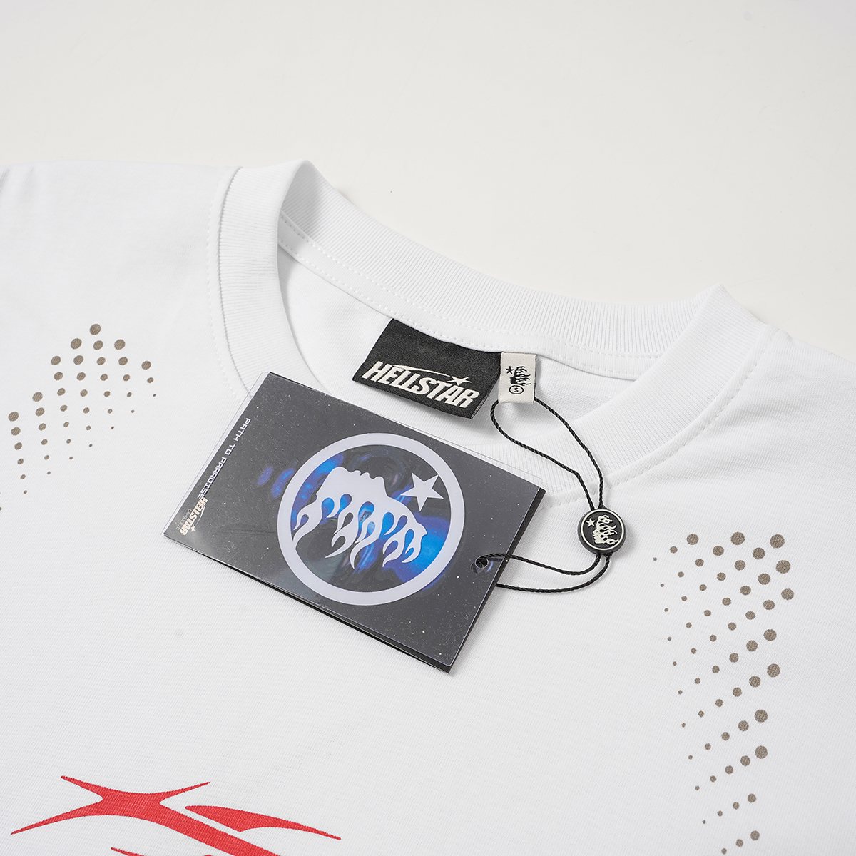 HS Shoulder Graphic Dot Detail T-Shirt ¡ª hang_tag