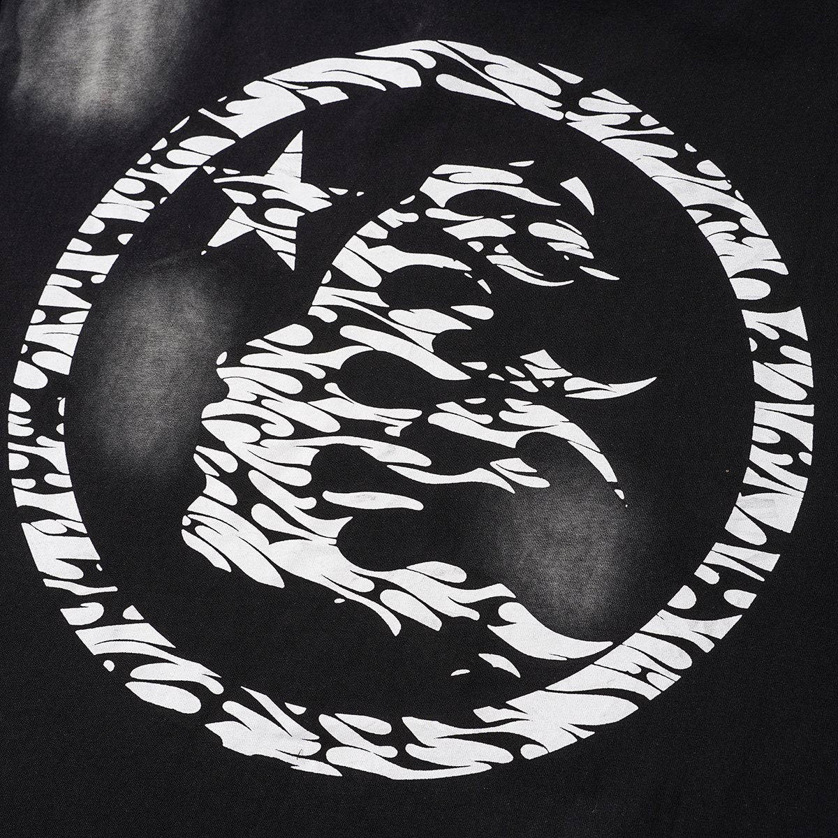 HS Circular Back Graphic Short-Sleeve T-Shirt ¡ª detail