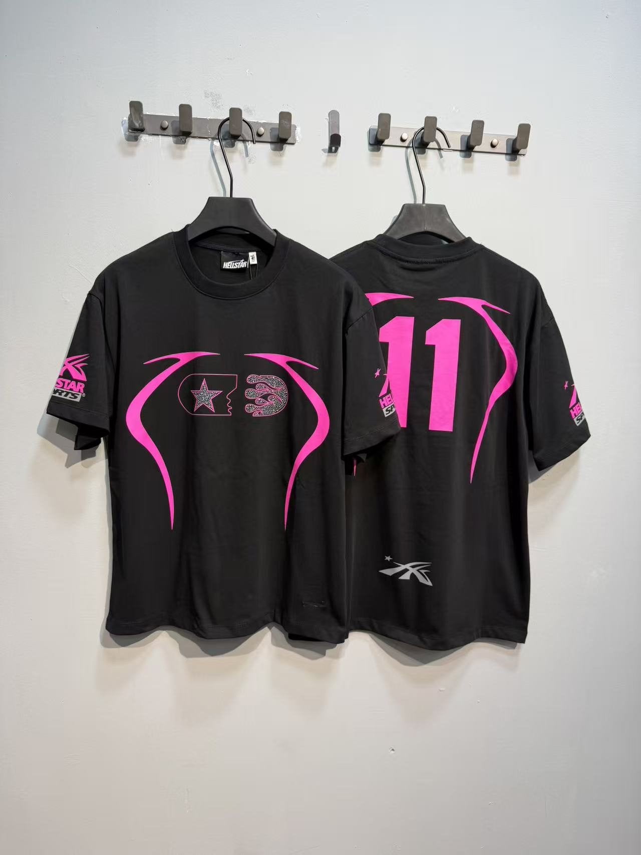 HS Pink Oval 11 Graphic T-Shirt ¡ª front