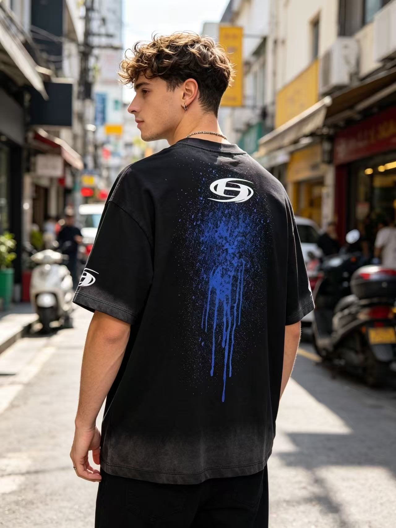 HS STLDOS Blue Spray Graphic T-Shirt ¡ª model