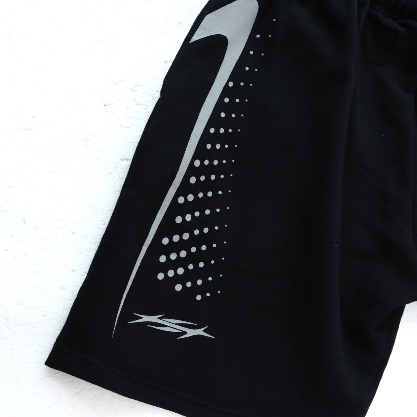 HS Silver Line Graphic Shorts ¡ª detail