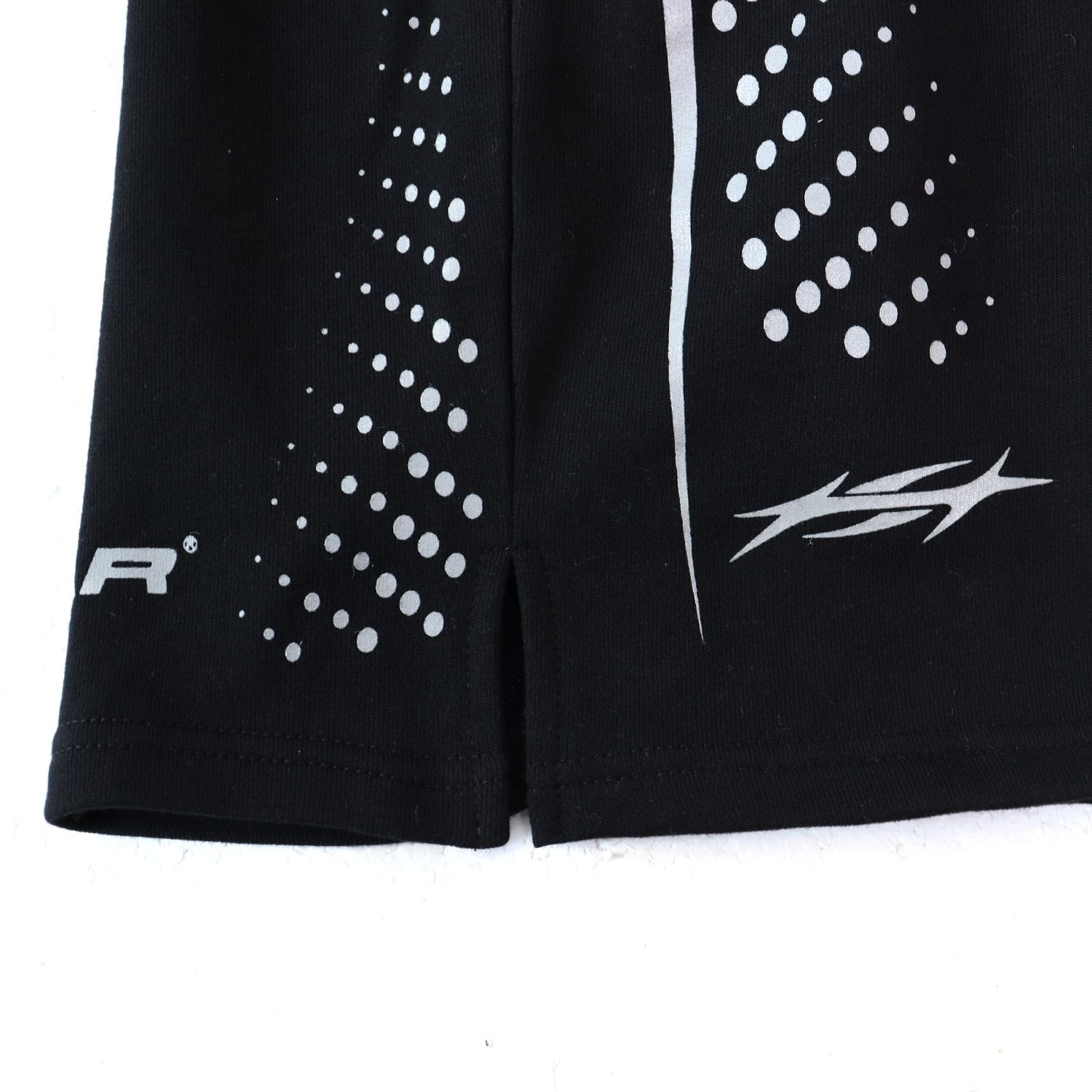 HS Silver Line Graphic Shorts ¡ª detail