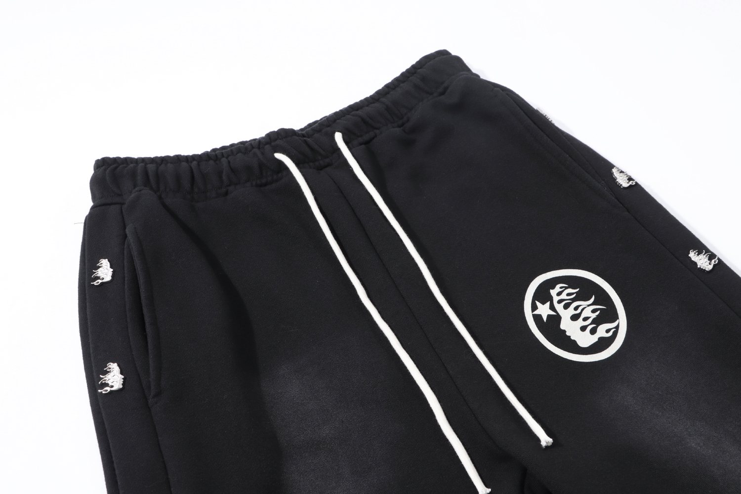 HS Washed Graphic Flared Pants ¡ª detail