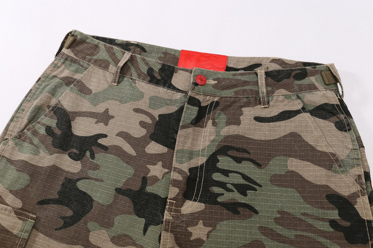 HS Camo Cargo Pants with Strap Details ¡ª detail
