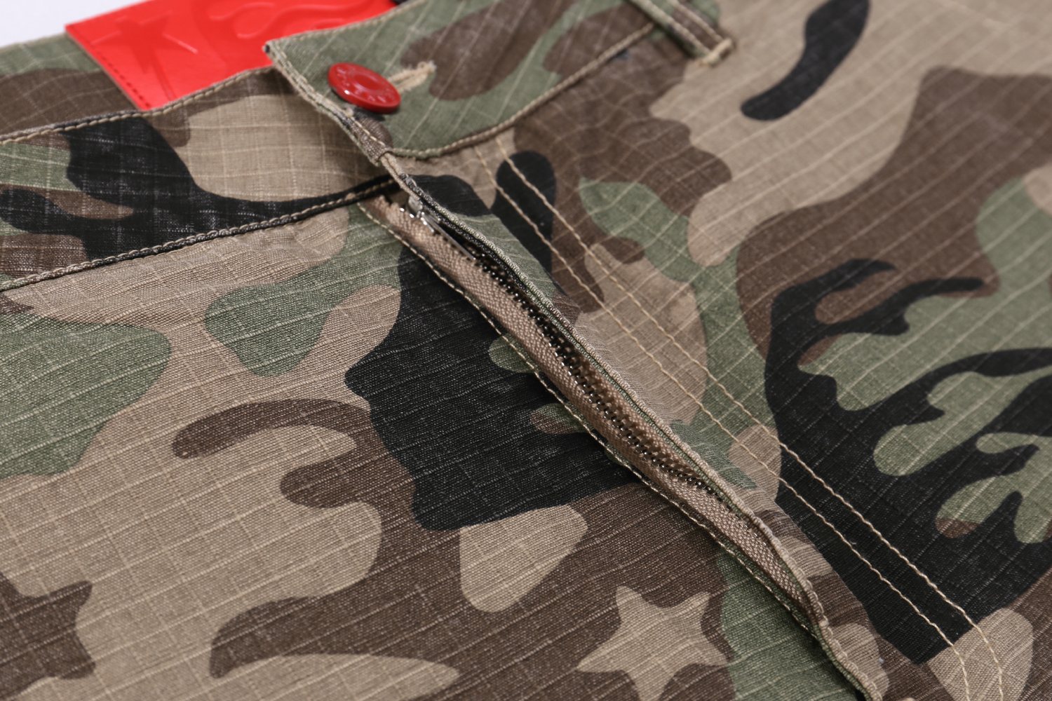 HS Camo Cargo Pants with Strap Details ¡ª detail