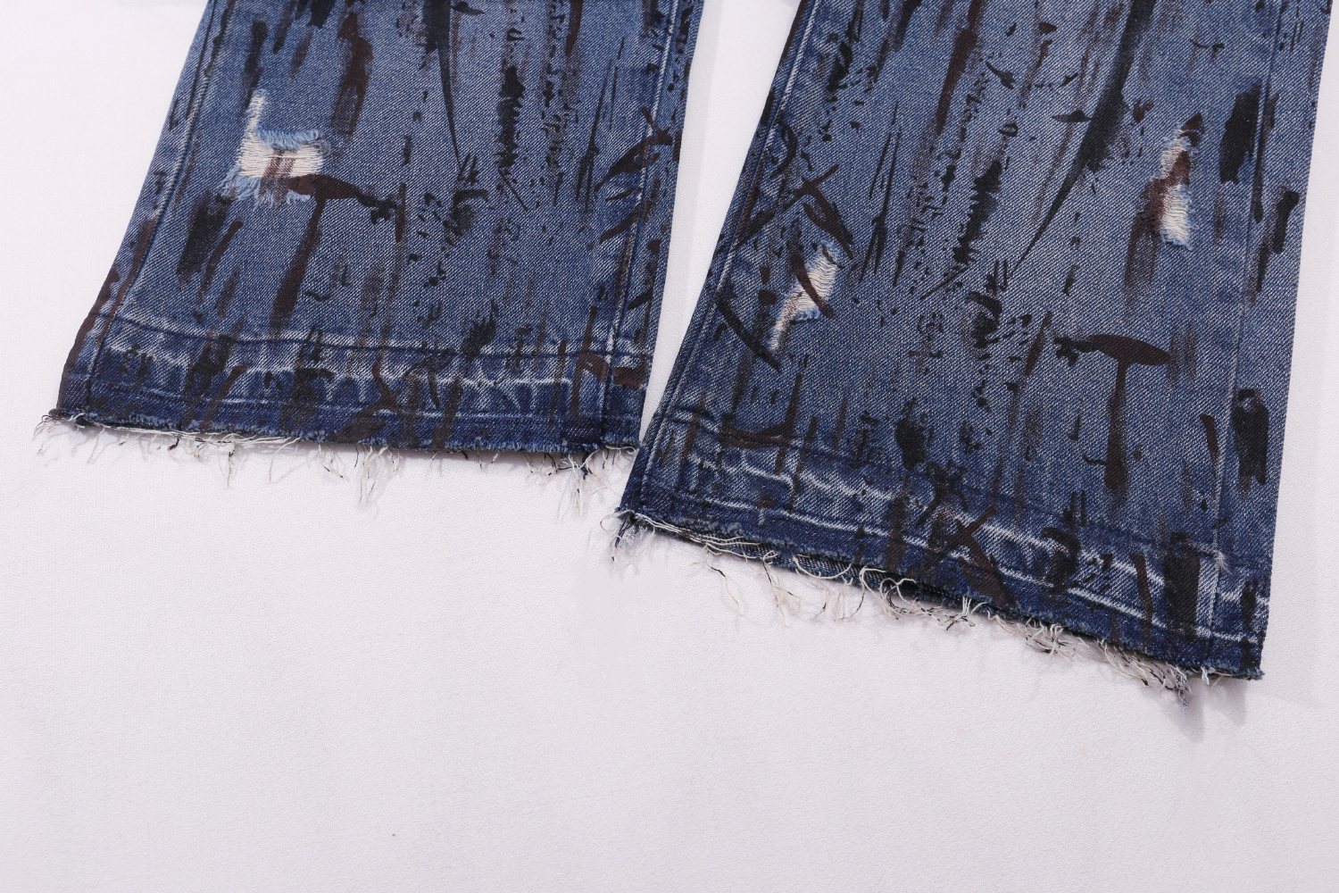 HS Splatter Graphic Wash Jeans ¡ª detail