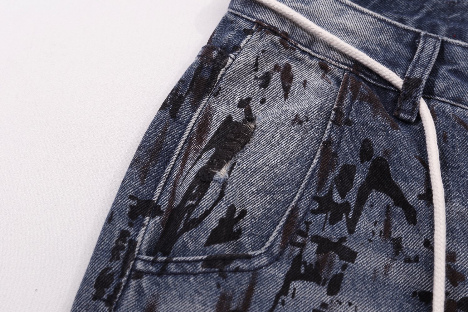 HS Splatter Graphic Wash Jeans ¡ª detail
