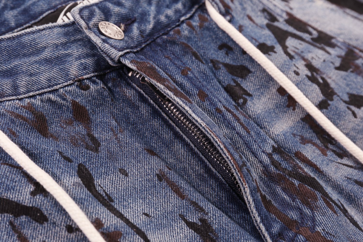HS Splatter Graphic Wash Jeans ¡ª detail