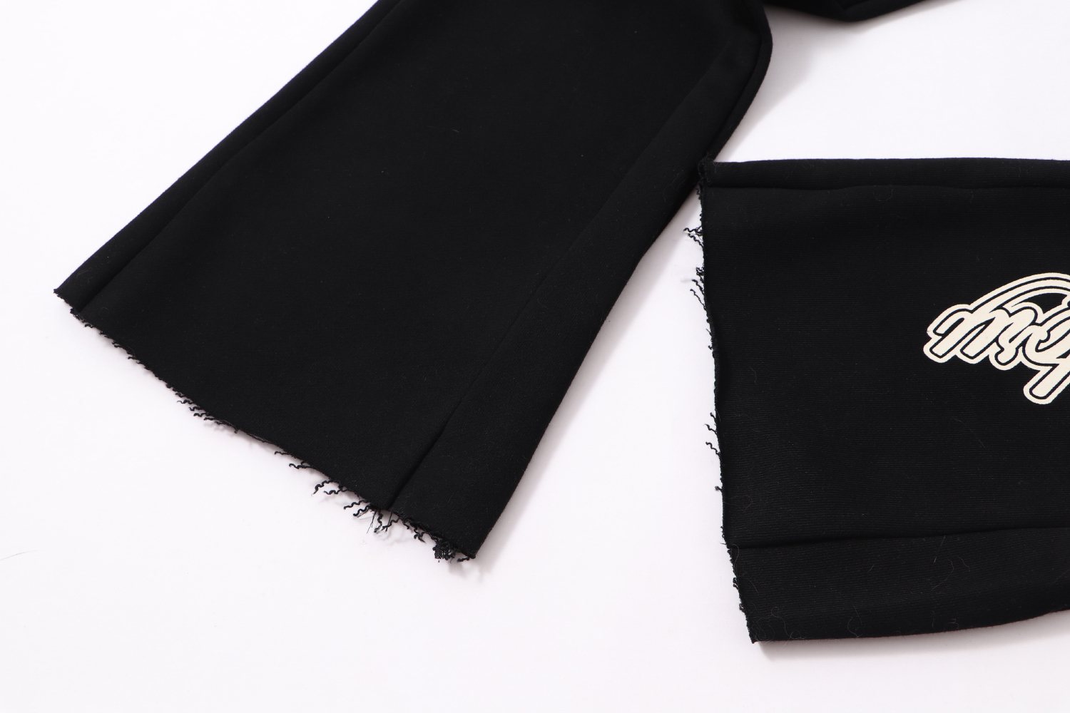 HS Star Graphic Flared Pants ¡ª detail