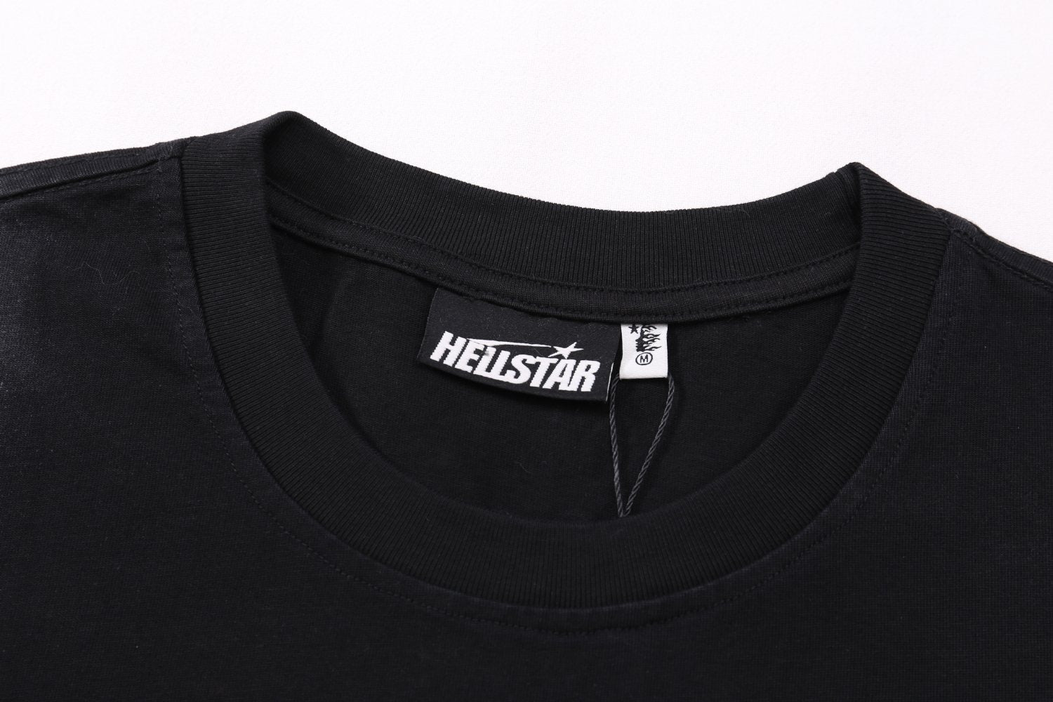 HS Glory Face Graphic T-Shirt ¡ª neck_label