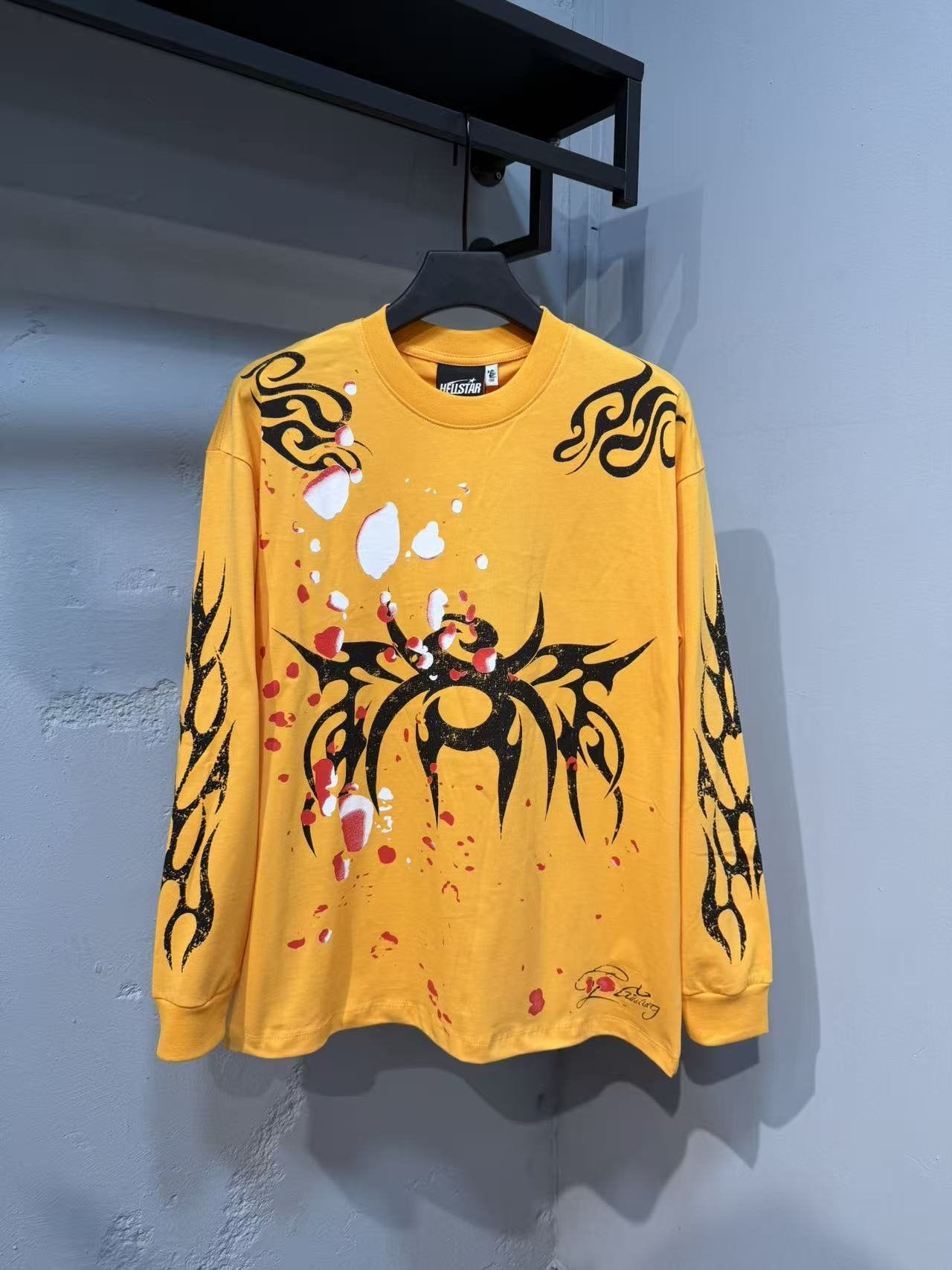 HS Tribal Splatter Graphic Long-Sleeve T-Shirt ¡ª hero