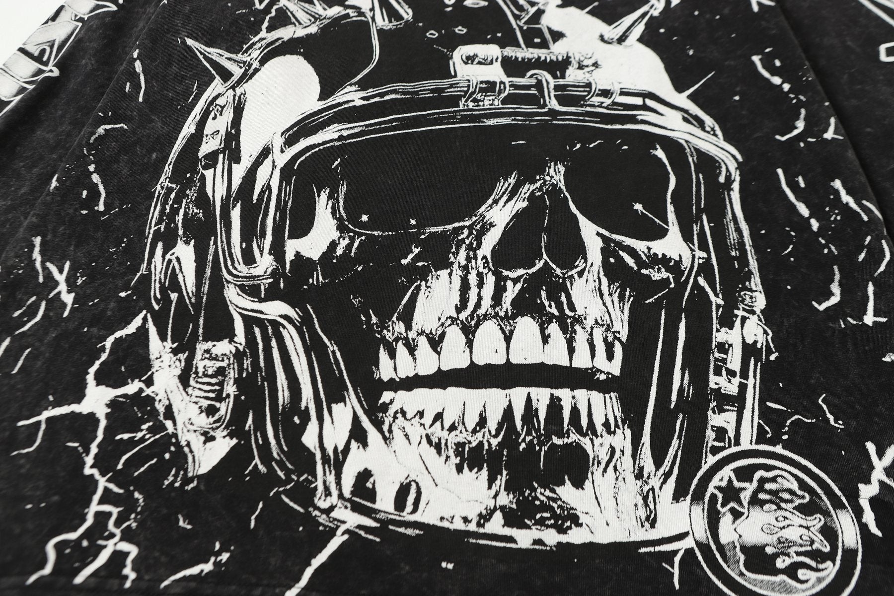 HS Skull 69 Graphic Long-Sleeve T-Shirt ¡ª detail