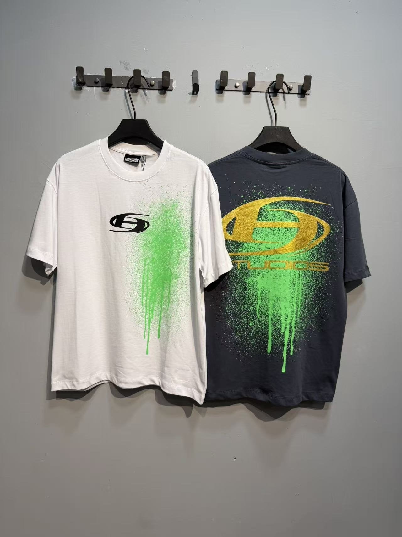 HS Oval Studios Splatter Graphic T-Shirt ¡ª context